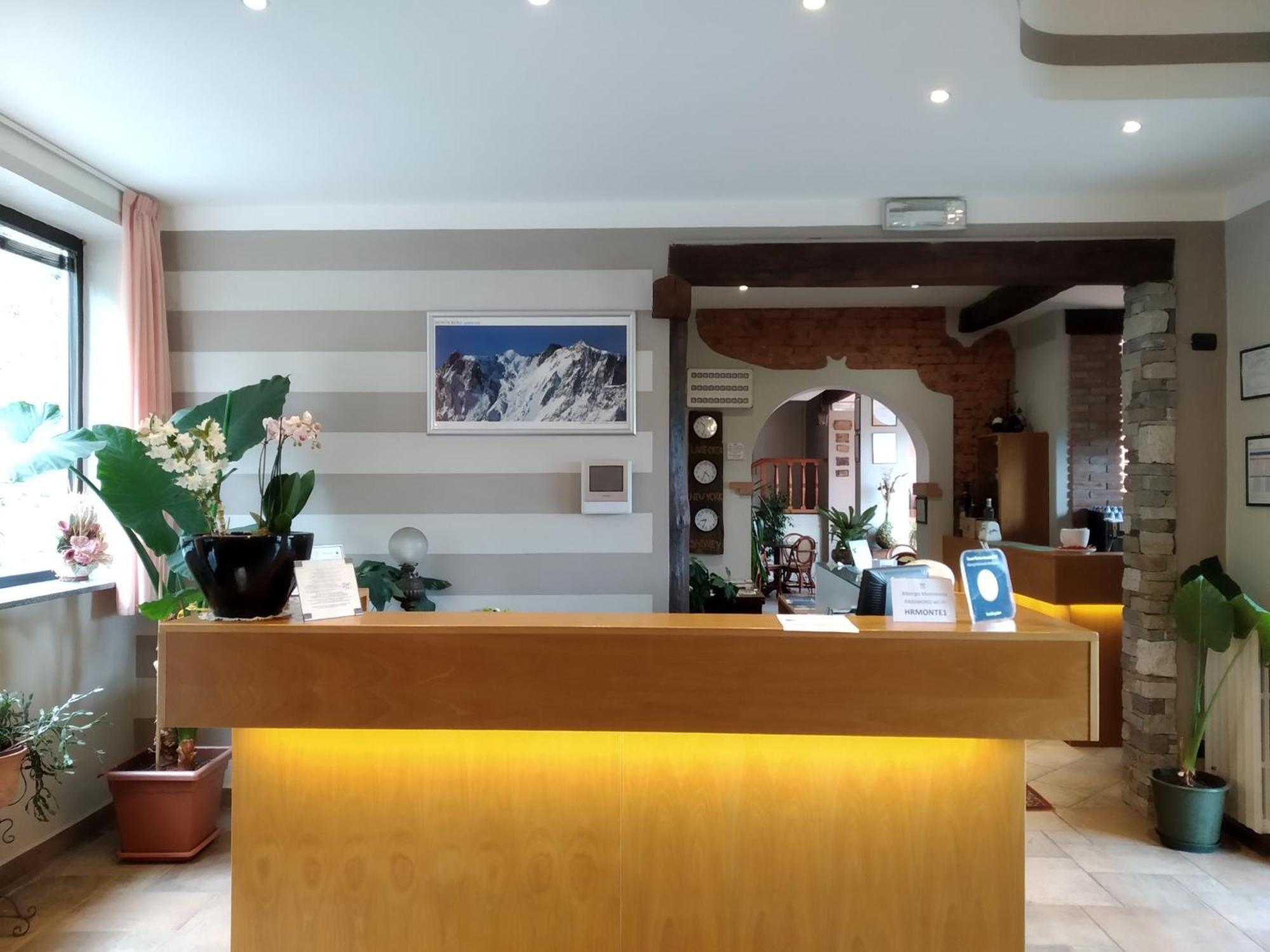 Albergo Ristorante Monterosa Ameno Екстериор снимка