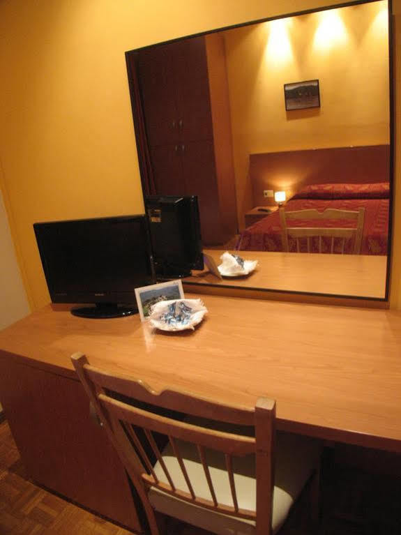 Albergo Ristorante Monterosa Ameno Екстериор снимка
